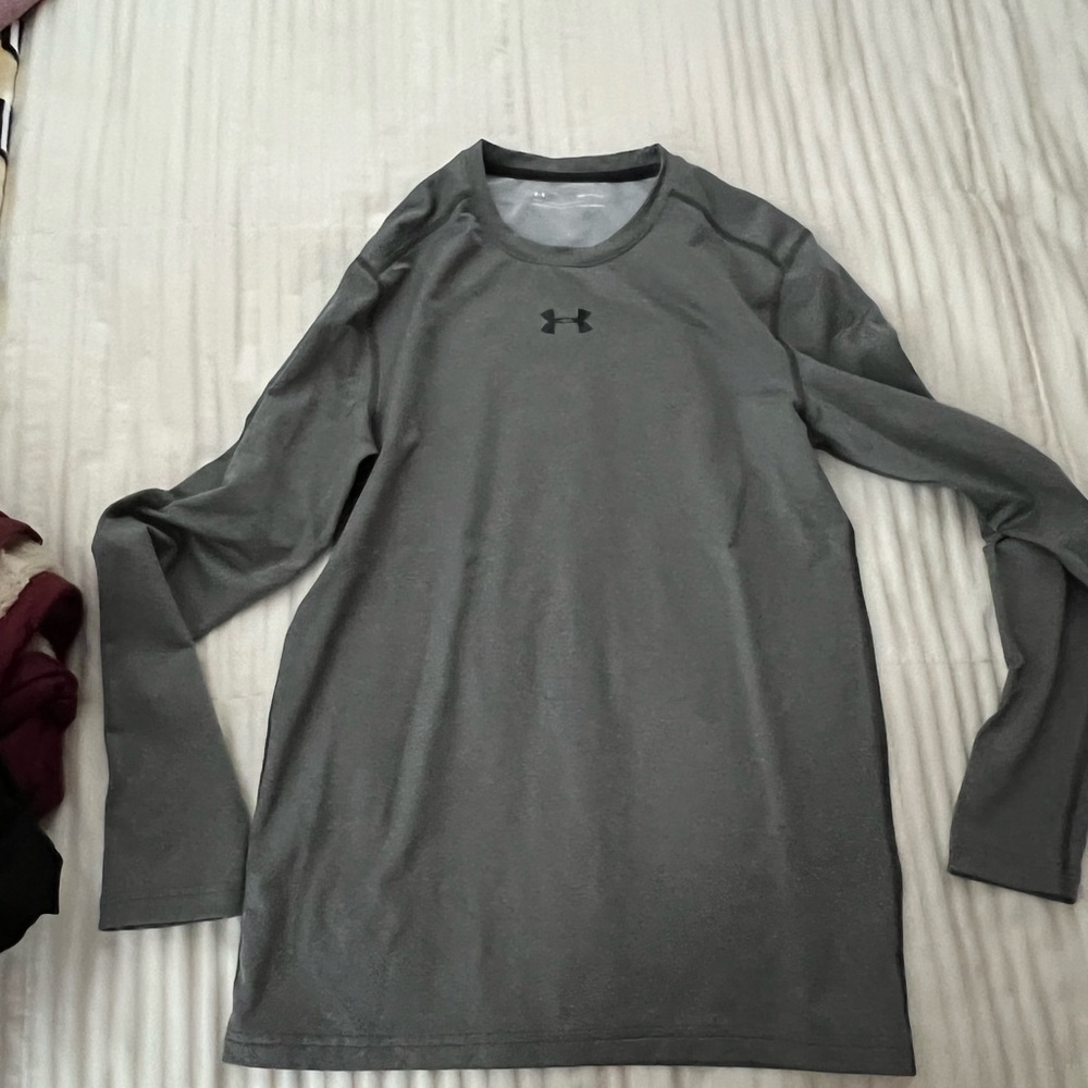 Cold gear under Amour long sleeve shirt